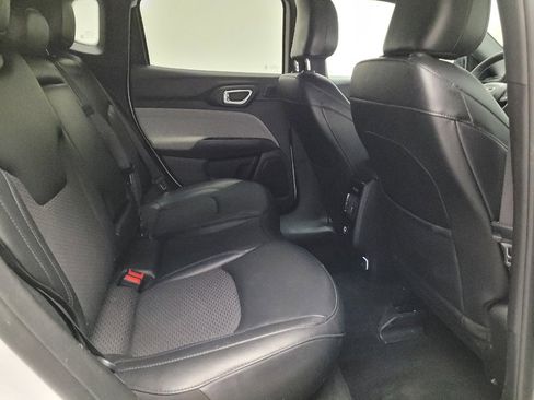 Used 2024 Jeep Compass Latitude w/ Sun and Sound Group AWD/4WD image 19