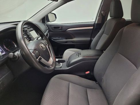 Used 2018 Toyota Highlander LE w/ Protection Package #3 image 17