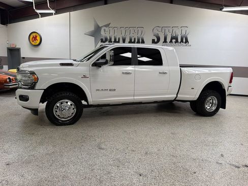 Used 2022 RAM 3500 Limited AWD/4WD image 2