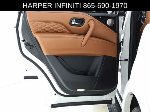 Used 2024 INFINITI QX80 Sensory w/ All-Season Package AWD/4WD image 18