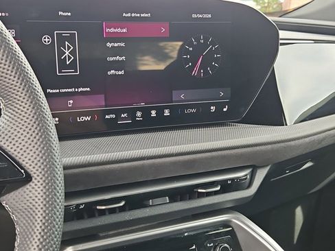 Used 2025 Audi SQ5 Premium Plus image 15