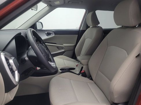 Used 2020 Kia Soul LX image 17