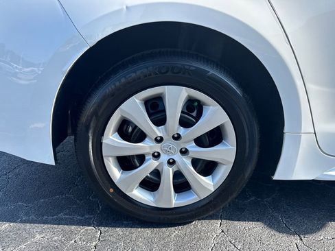 Used 2025 Toyota Corolla LE image 17