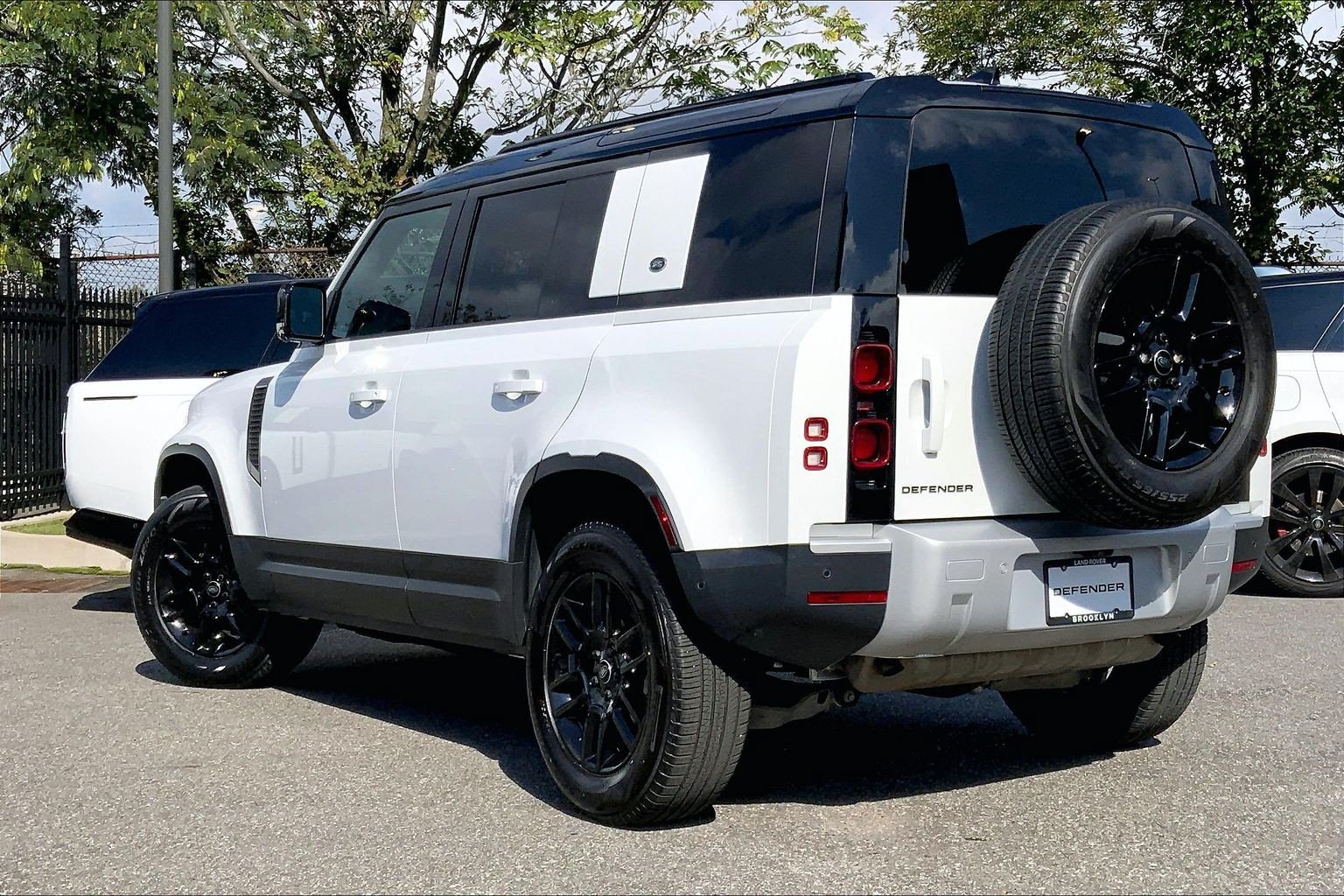Certified 2024 Land Rover Defender 110 S AWD/4WD image 11