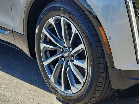 Used 2024 Cadillac Lyriq Sport image 12