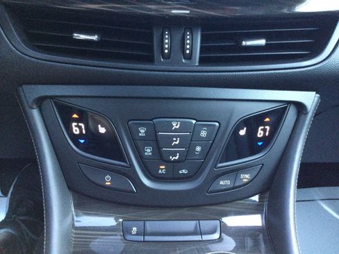 Used 2019 Buick Envision Premium AWD/4WD image 16