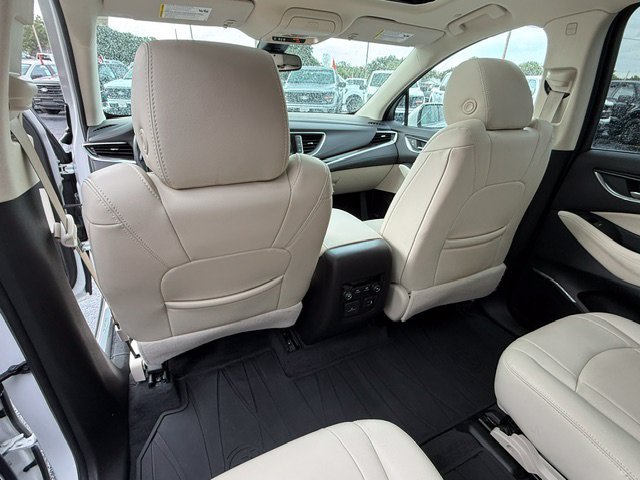 Used 2023 Buick Enclave Essence w/ Experience Buick Package AWD/4WD image 9