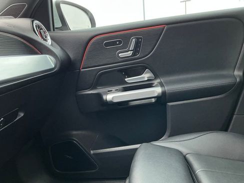 Used 2023 Mercedes-Benz EQB 300 4MATIC image 22