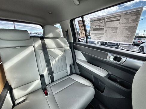 Used 2025 Hyundai Santa Fe SEL image 14