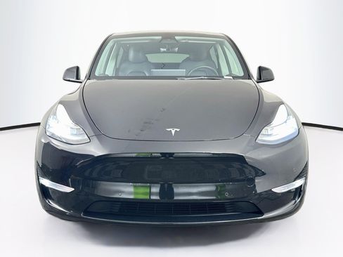 Used 2022 Tesla Model Y Long Range AWD/4WD image 2