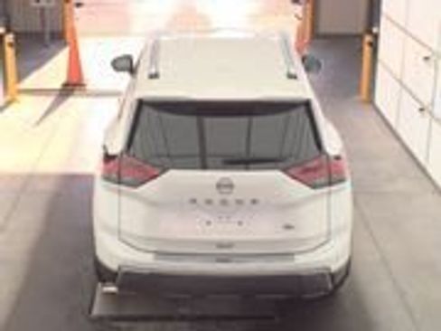 Used 2025 Nissan Rogue SL FWD image 4