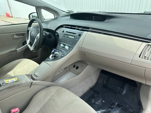 Used 2010 Toyota Prius Two FWD image 31