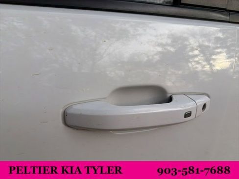 Used 2022 Chevrolet Silverado 2500 LT w/ Convenience Package image 9