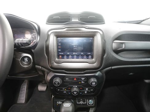 Used 2021 Jeep Renegade Latitude image 15