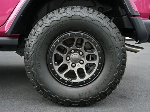 Used 2022 Jeep Wrangler Unlimited Rubicon w/ Xtreme Recon 35" Tire Package image 12