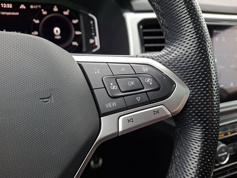 Certified 2022 Volkswagen Atlas SEL R-Line image 22