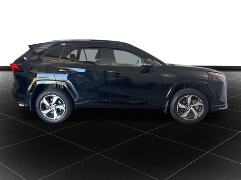 Used 2023 Toyota RAV4 SE w/ Weather & Moonroof Package image 6