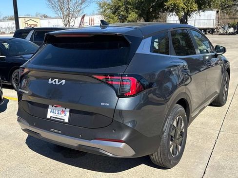 New 2026 Kia Sportage LX image 8