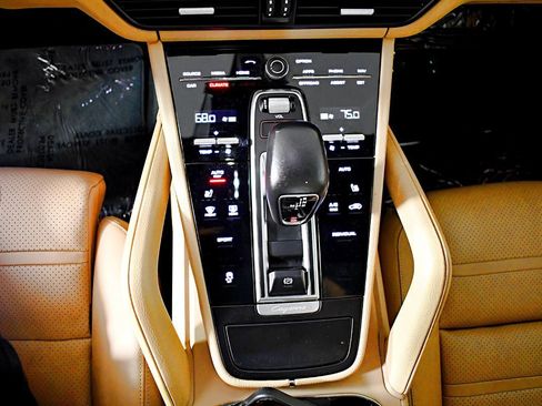 Used 2019 Porsche Cayenne image 37