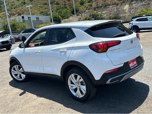 Used 2025 Buick Encore GX Preferred FWD image 3