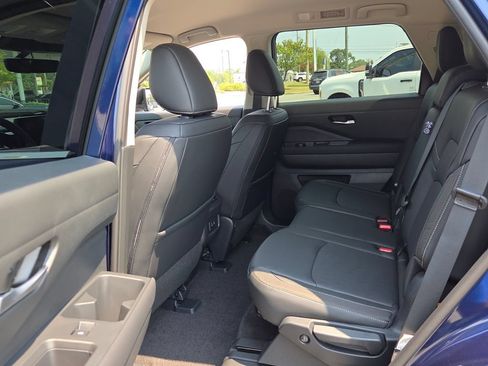 New 2026 Nissan Pathfinder SL w/ Cargo Package FWD image 5