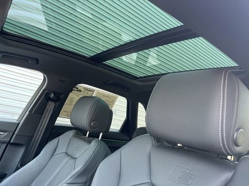 Used 2024 Audi Q3 2.0T Premium Plus image 40