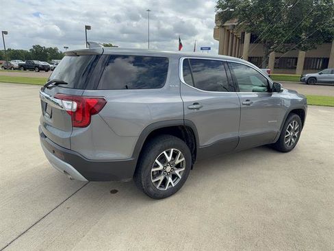 Used 2021 GMC Acadia SLE FWD image 4