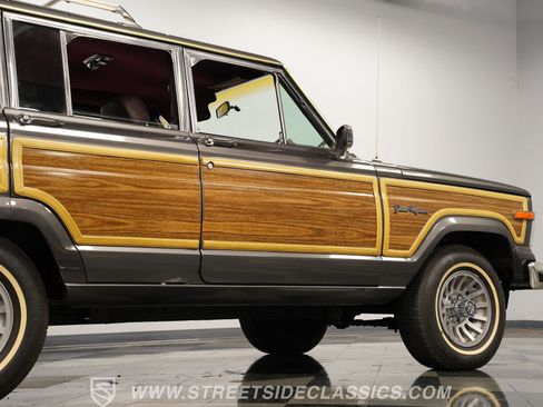 Used 1988 Jeep Grand Wagoneer image 28