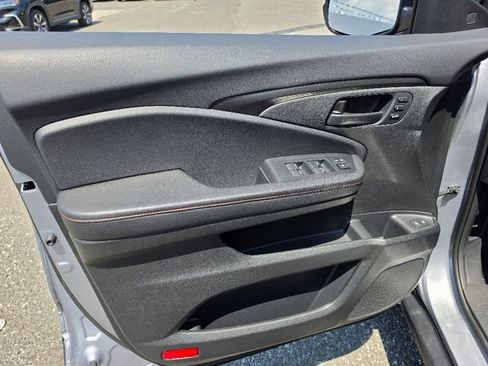 Used 2025 Honda Passport TrailSport image 19