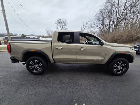 Used 2024 GMC Canyon AT4 w/ AT4 Premium Package image 4