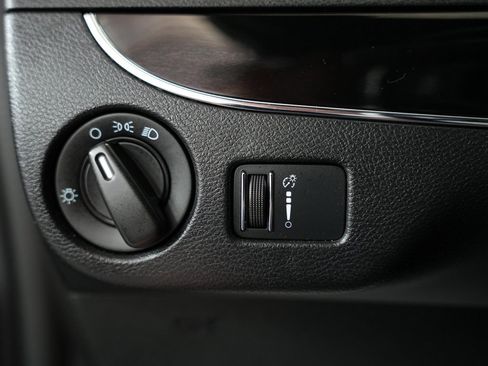 Used 2015 Dodge Grand Caravan SE image 39