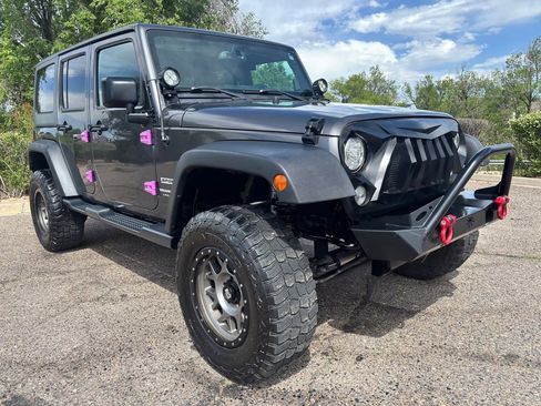 Used 2018 Jeep Wrangler Unlimited Sport S AWD/4WD image 2