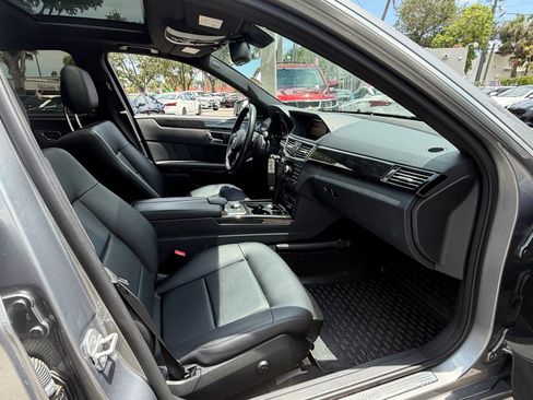 Used 2010 Mercedes-Benz E 350 4MATIC Sedan image 16