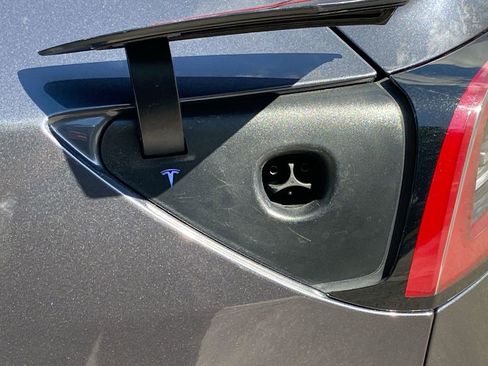 Used 2023 Tesla Model 3 Standard Range image 22