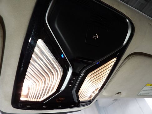 Used 2016 BMW 750i xDrive image 27