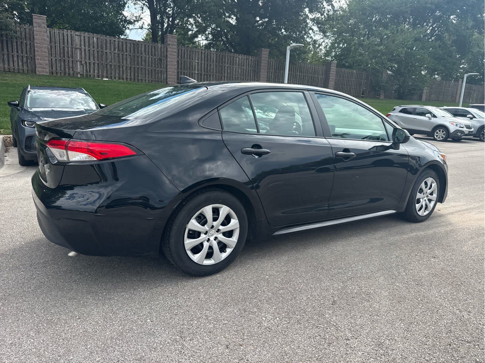 Used 2025 Toyota Corolla LE FWD image 4