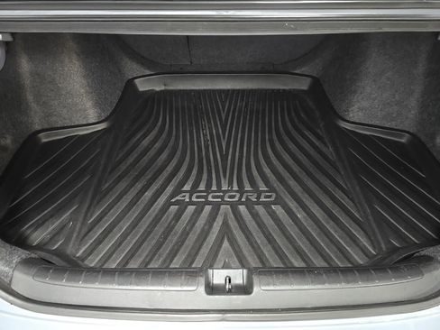 Used 2022 Honda Accord Touring image 12