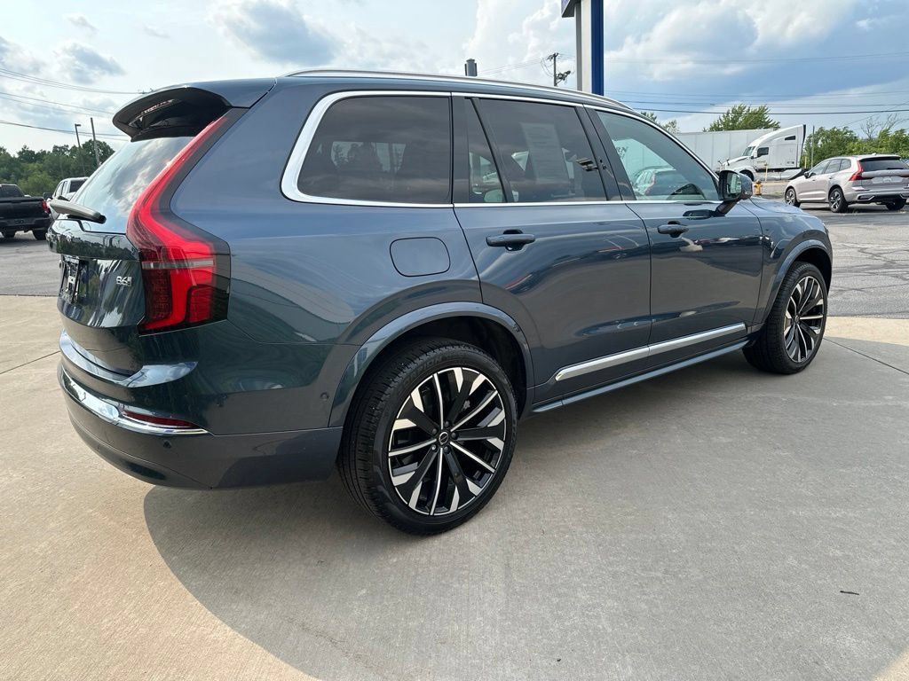 Certified 2026 Volvo XC90 B6 Plus AWD/4WD image 5
