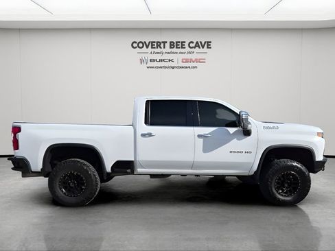Used 2020 Chevrolet Silverado 2500 High Country w/ Z71 Off-Road Package image 11