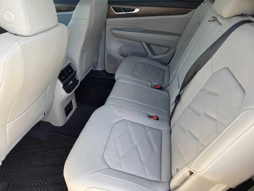 Used 2026 Volkswagen Atlas SE FWD image 22
