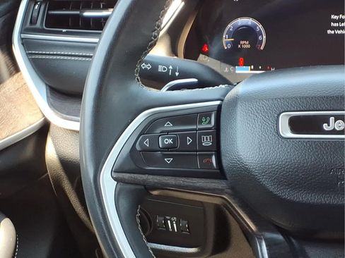Used 2023 Jeep Grand Cherokee L Limited AWD/4WD image 21