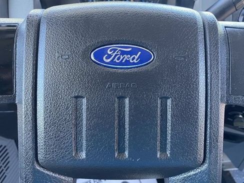 Used 2014 Ford F550 2WD Regular Cab Super Duty image 19