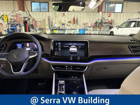 Certified 2025 Volkswagen Atlas SEL AWD/4WD image 20