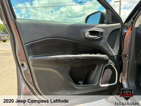 Used 2020 Jeep Compass Latitude AWD/4WD image 10