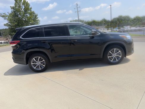 Used 2017 Toyota Highlander XLE FWD image 27