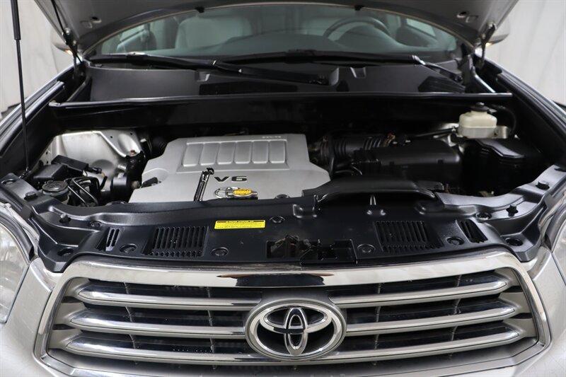 Used 2010 Toyota Highlander Limited AWD/4WD image 31