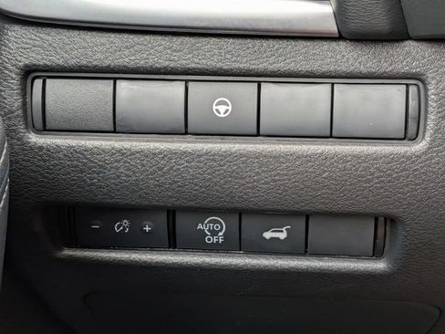 Used 2026 Nissan Rogue SL AWD/4WD image 24