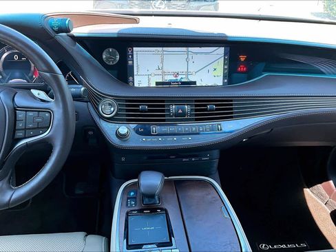 Used 2020 Lexus LS 500 w/ Accessory Package (Z2) RWD image 7