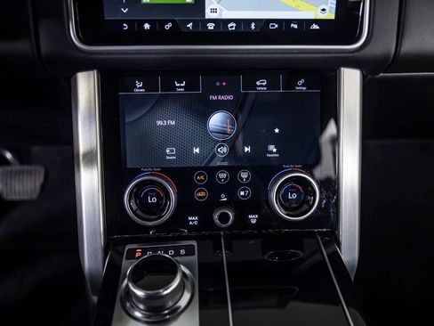 Used 2020 Land Rover Range Rover HSE AWD/4WD image 32