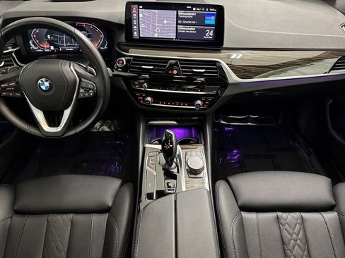 Certified 2023 BMW 530i w/ Premium Package image 16